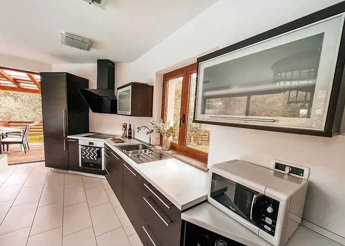 Olive Garden Family Apartment With Private Pool